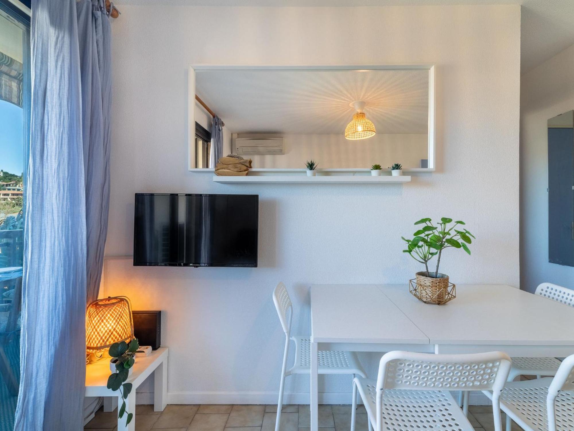 Apartment Saint James-12 By Interhome Le Lavandou Exterior photo