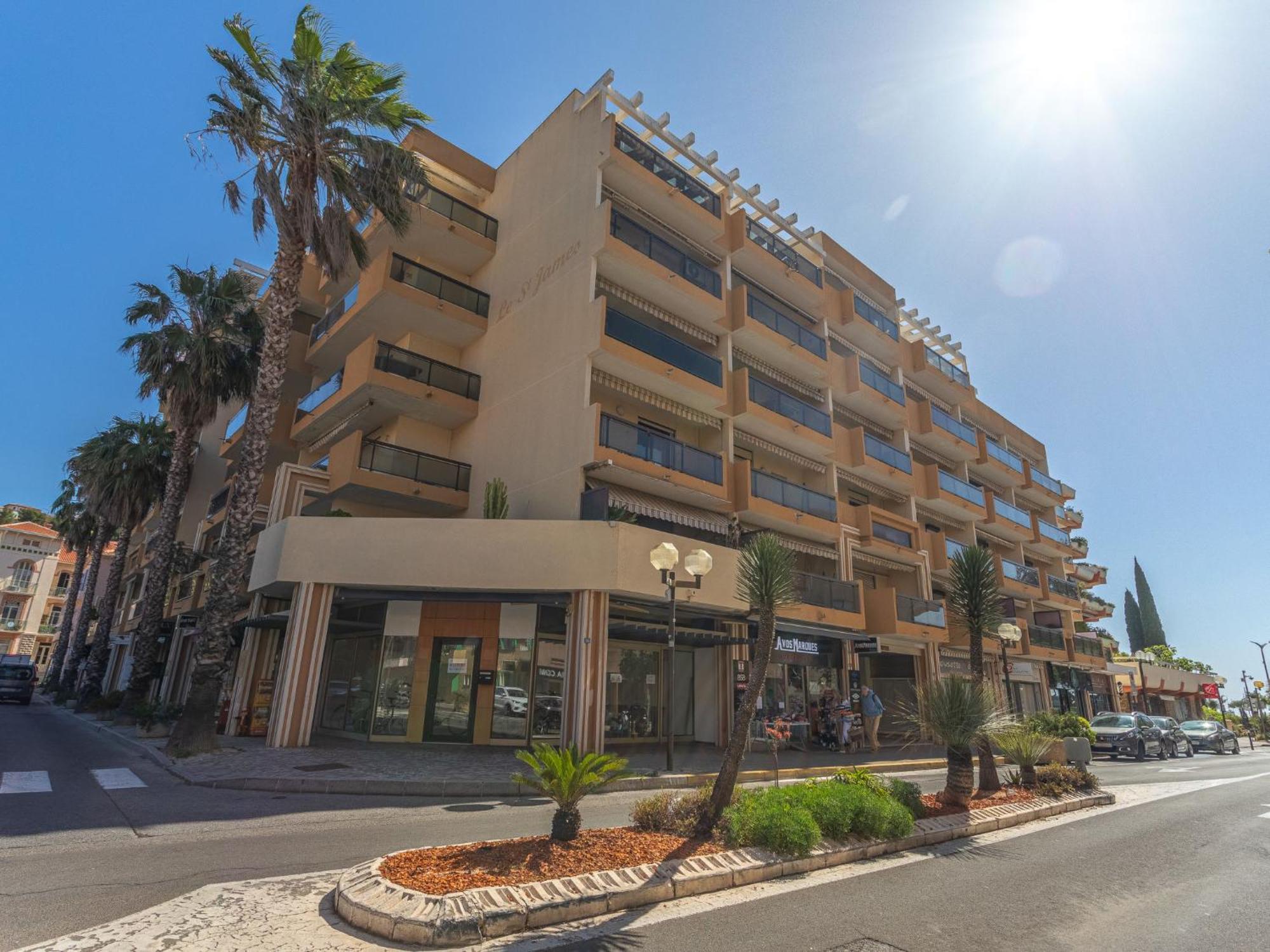 Apartment Saint James-12 By Interhome Le Lavandou Exterior photo