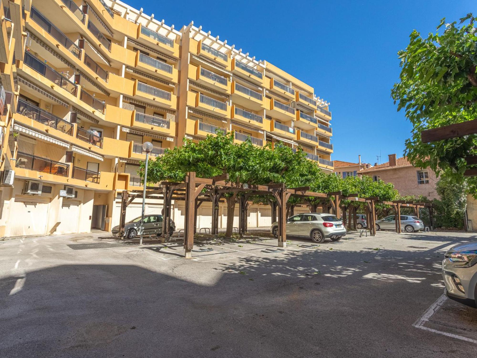 Apartment Saint James-12 By Interhome Le Lavandou Exterior photo